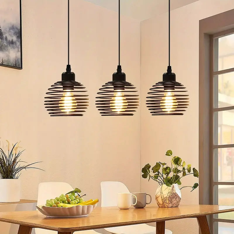 Trojitá závesná lampa v industriálnom štýle