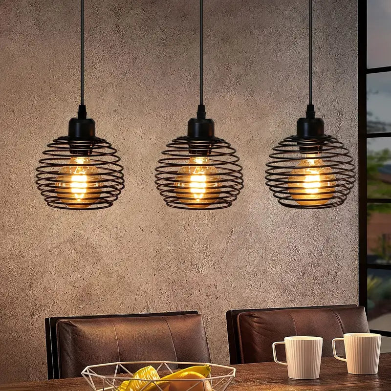 Trojitá závesná lampa v industriálnom štýle