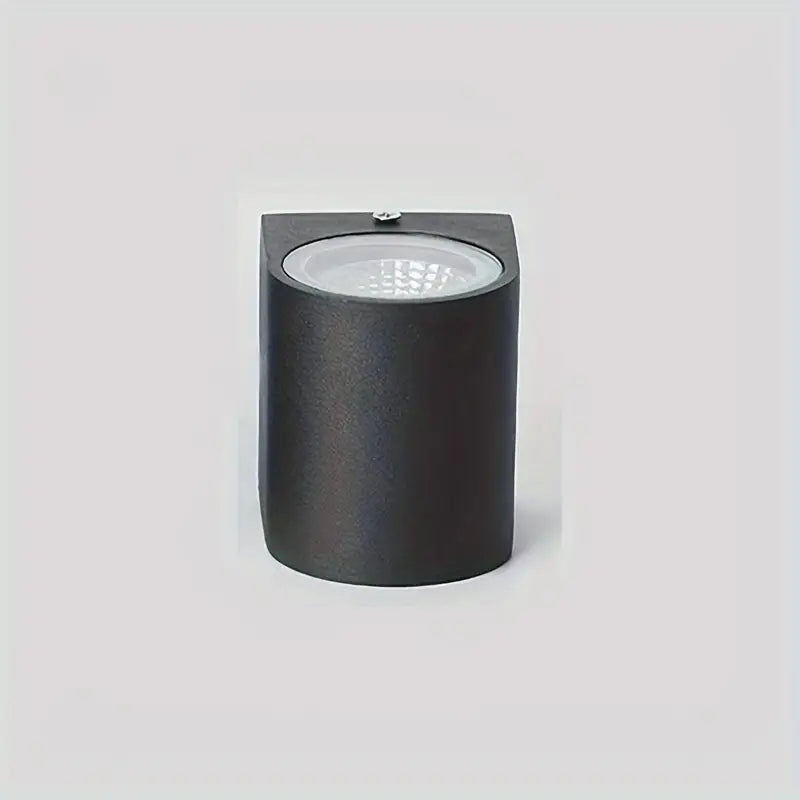 Minimalistická nástenná lampa s jemným osvetlením