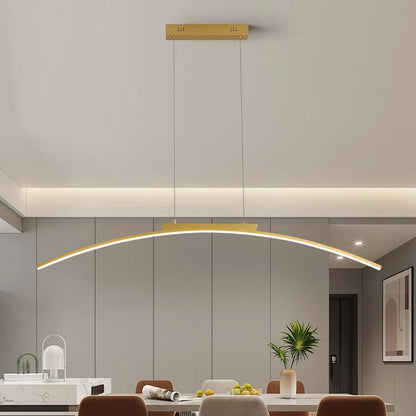 Moderná lampa v tvare poloblúku